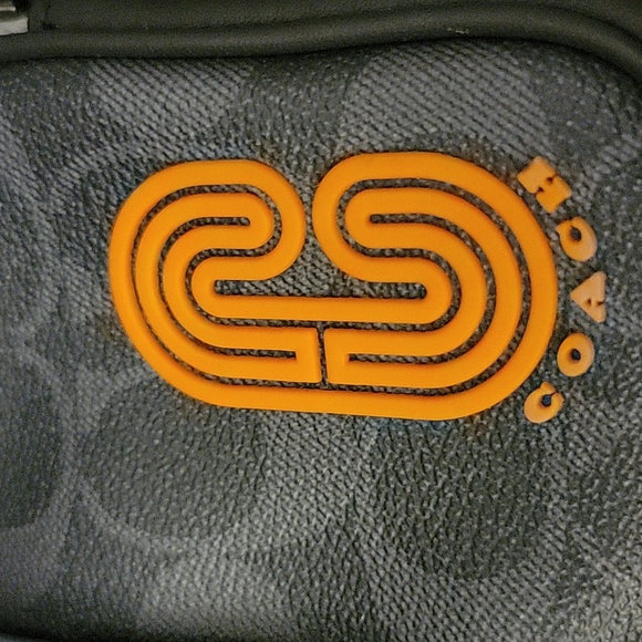 Coach cell phone holder - Picture 5 of 7